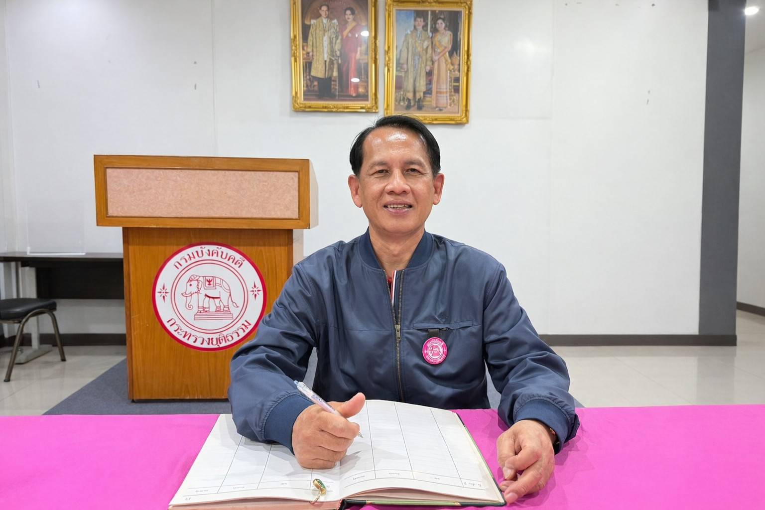 รองอธิบดีกรมบังคับคดี ลงพื้นที่ตรวจเยี่ยมสำนักงานบังคับคดีจังหวัดชลบุรี 